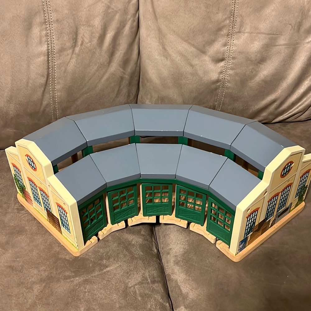 Thomas the Train Wooden Railway Roundhouse